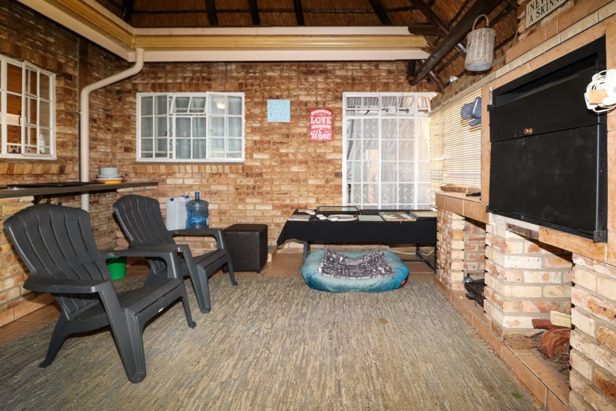 3 Bedroom Property for Sale in Flimieda North West